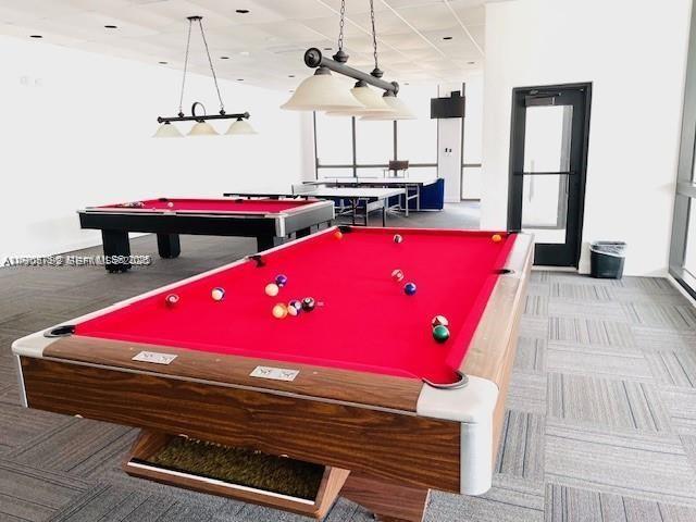 QUADOMAIN TOWER I AND IV - Residential