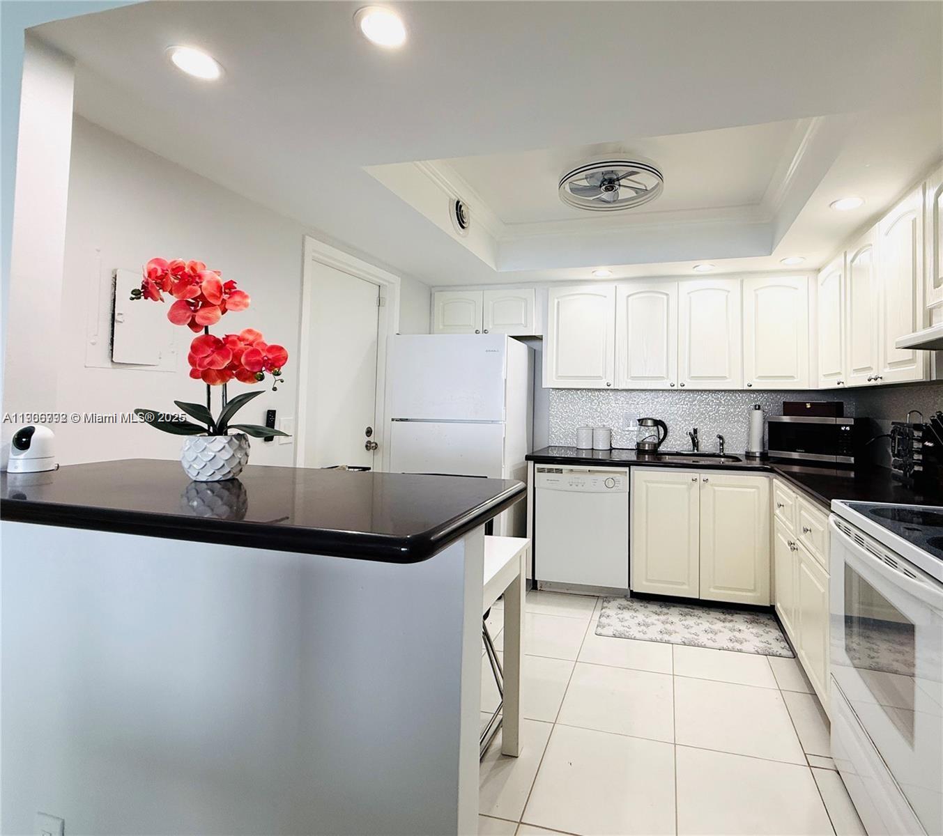 QUADOMAIN TOWER I AND IV - Residential