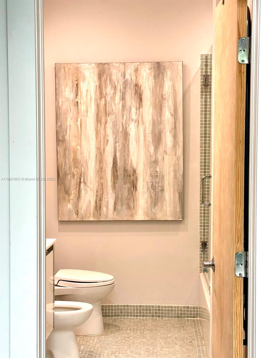 ILONA CONDO - Residential