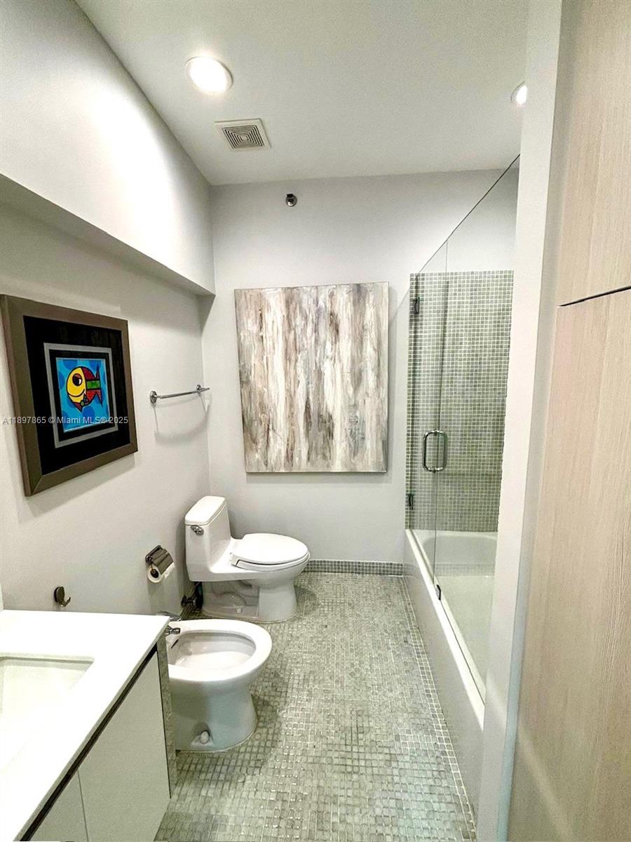 ILONA CONDO - Residential