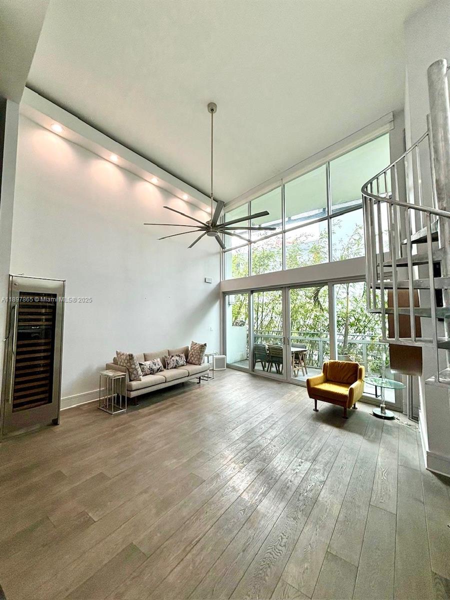 ILONA CONDO - Residential