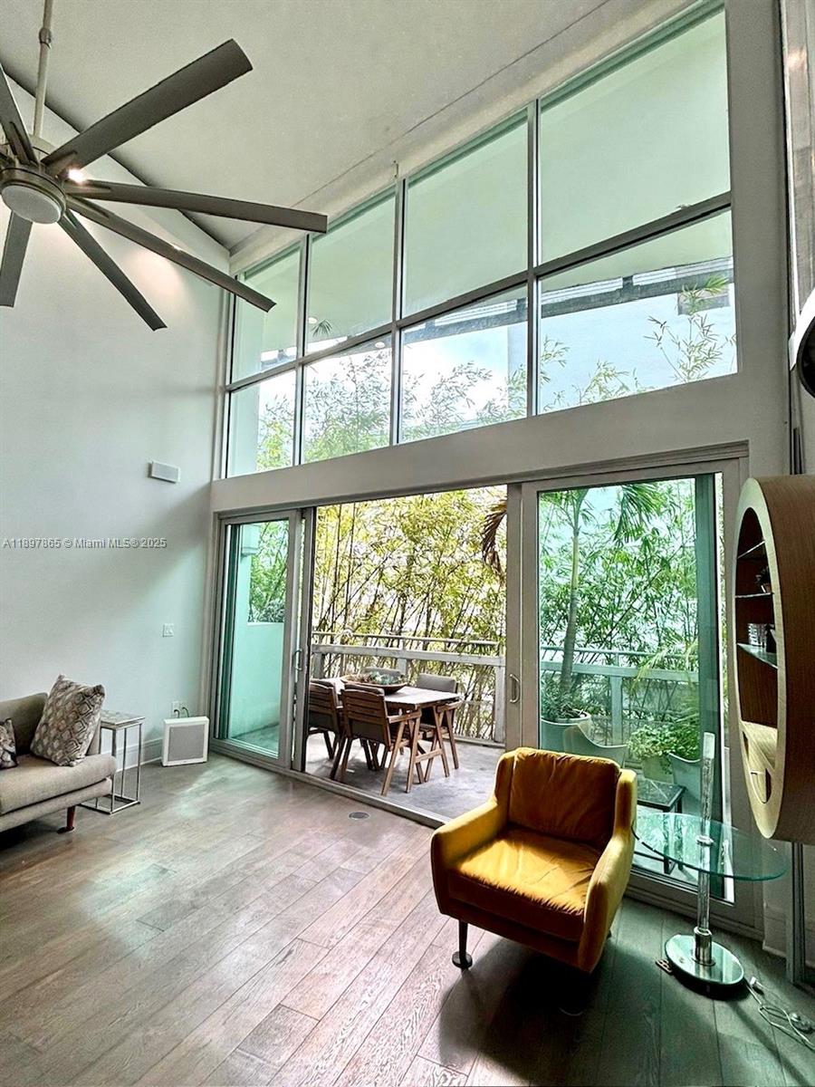 ILONA CONDO - Residential