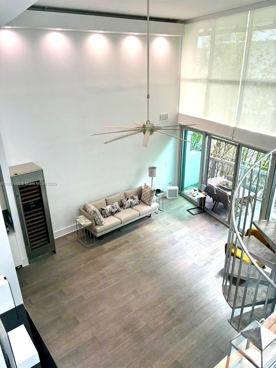 ILONA CONDO - Residential