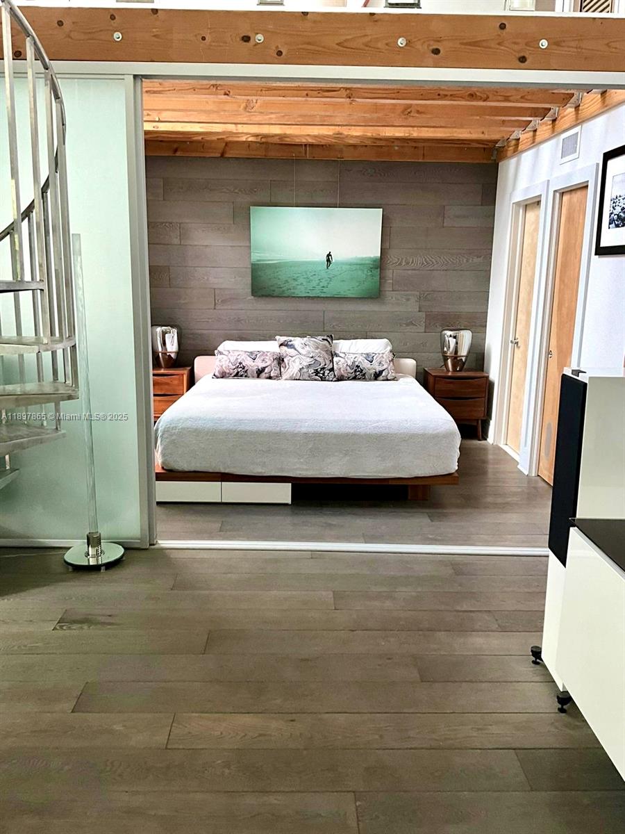 ILONA CONDO - Residential