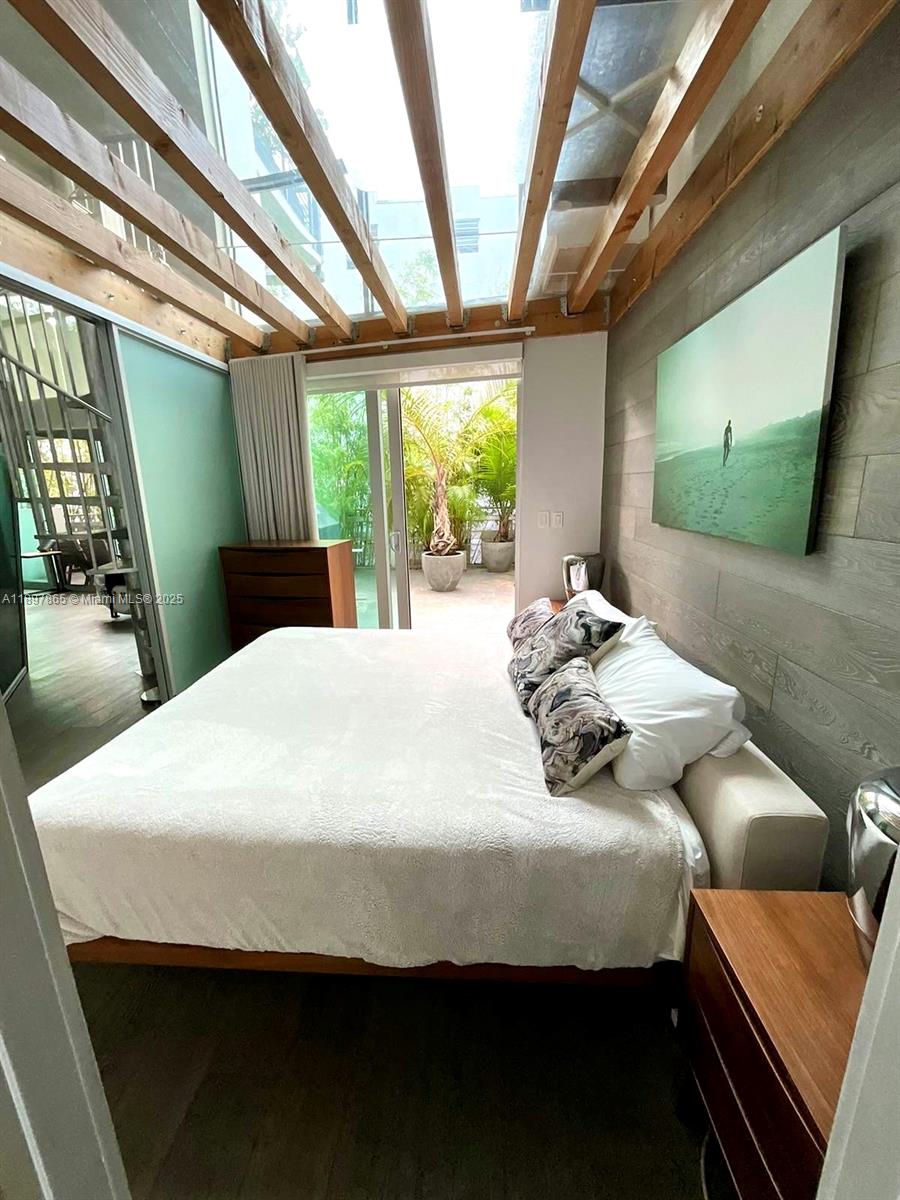 ILONA CONDO - Residential