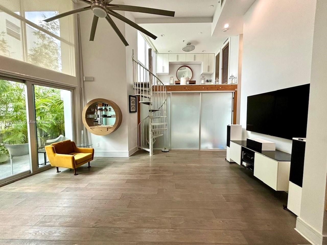 ILONA CONDO - Residential