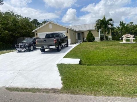Single Family Residence in Port St. Lucie FL 1716 Cordova St St.jpg