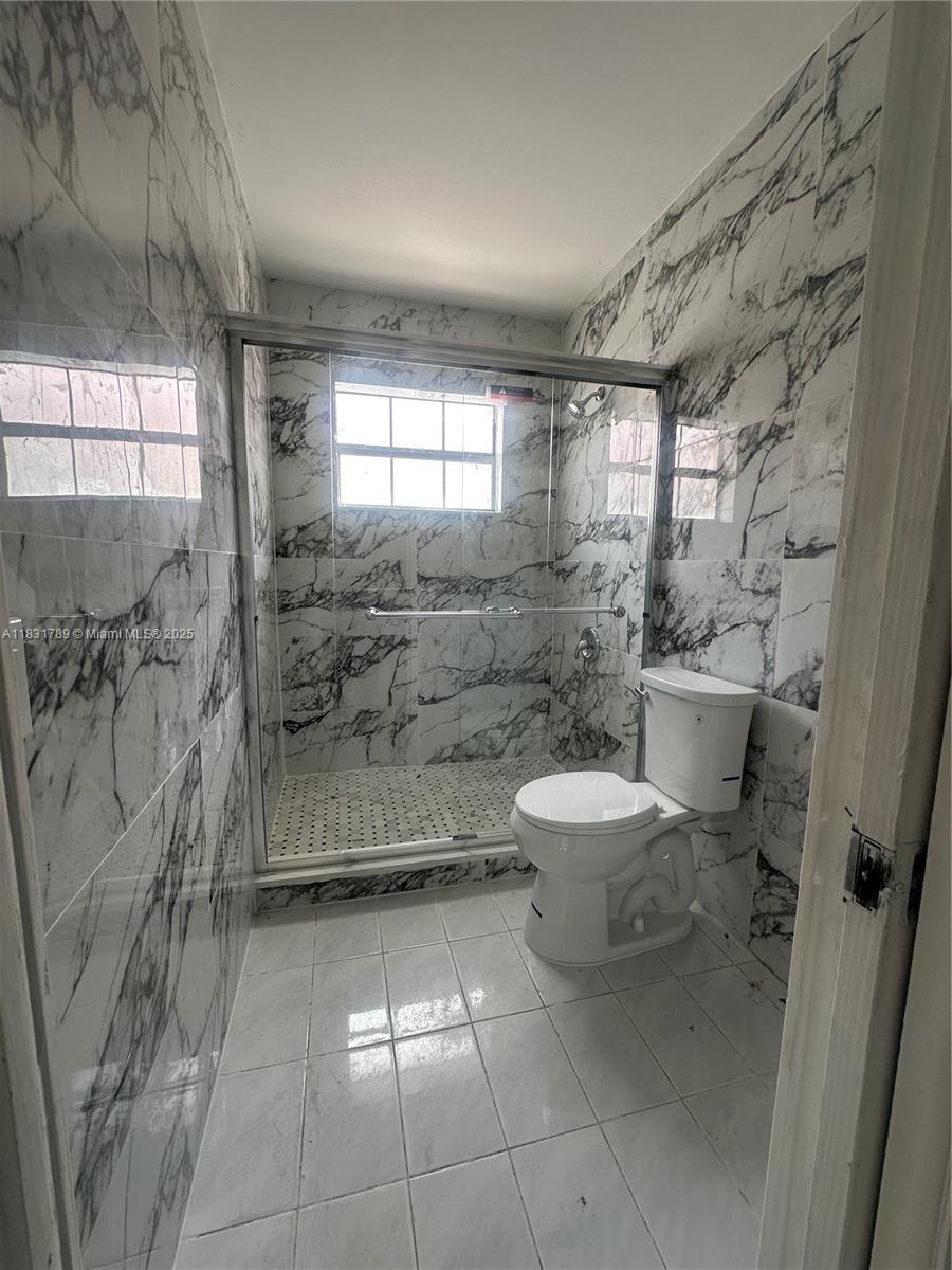 3108 W 73rd Pl 3108