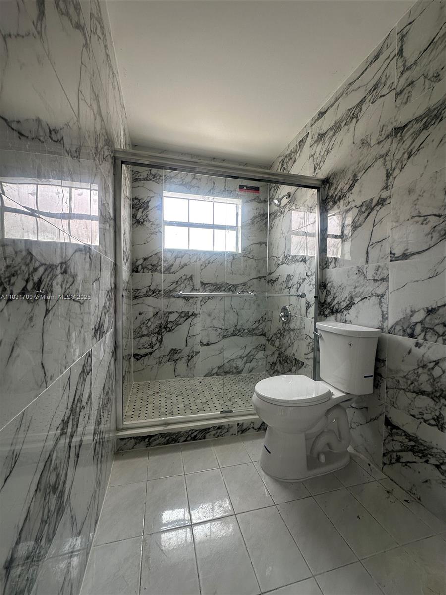 3108 W 73rd Pl 3108