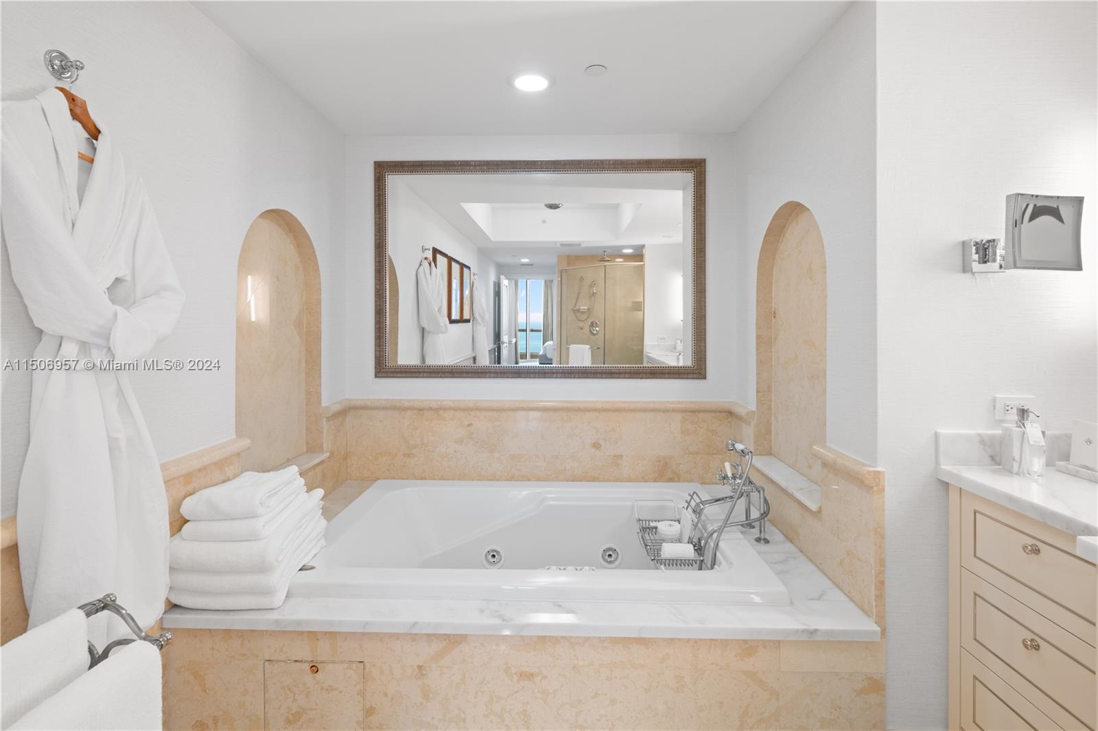 ACQUALINA OCEAN RESIDENCE - Residential