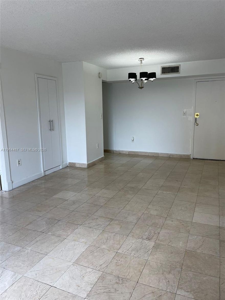 Spacious 2 bedroom 2 bathroom apartment with balcony, living room, and kitchen. Strategic location near the Miami International Airport and Coral Gables, with many shops and entertainment nearby! No special assessments!