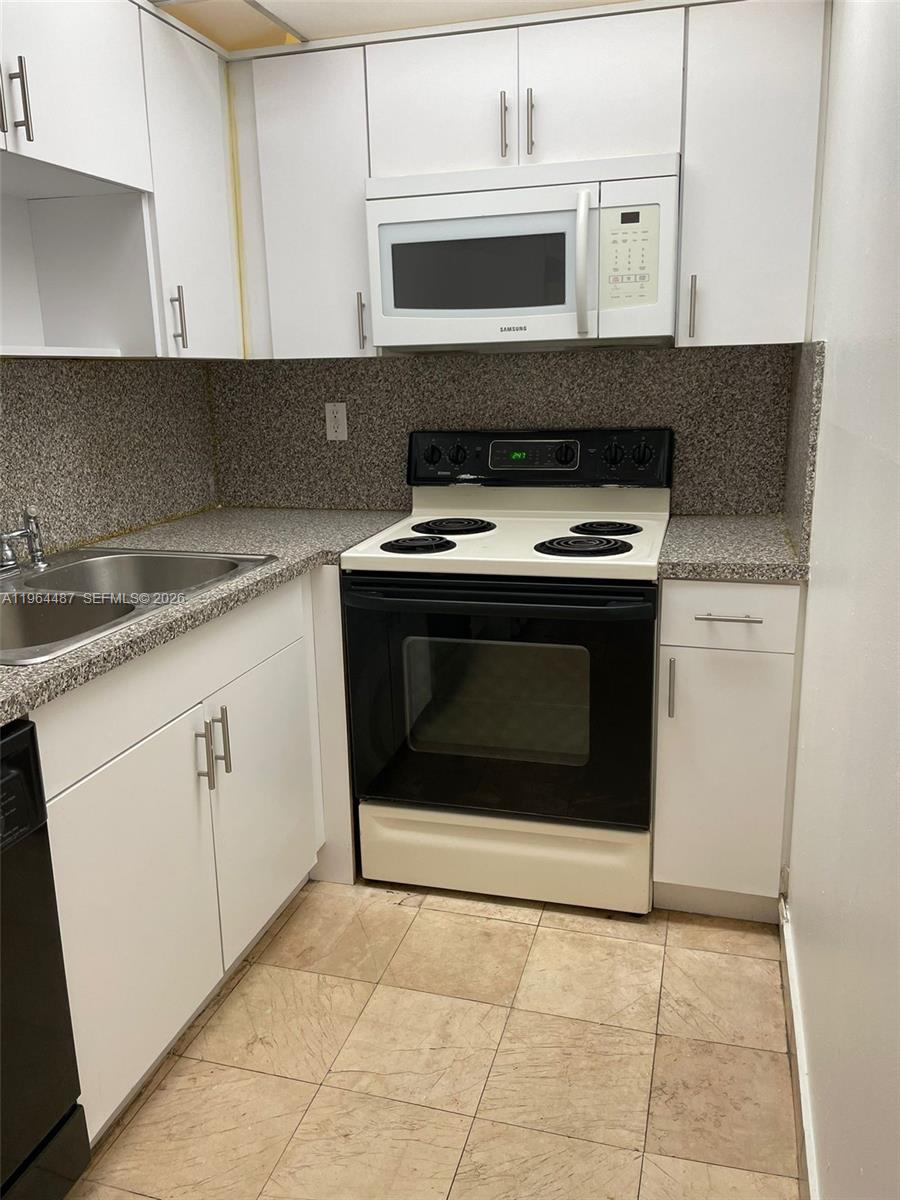 SUNSET VILLAS NO 3 CONDO - Residential