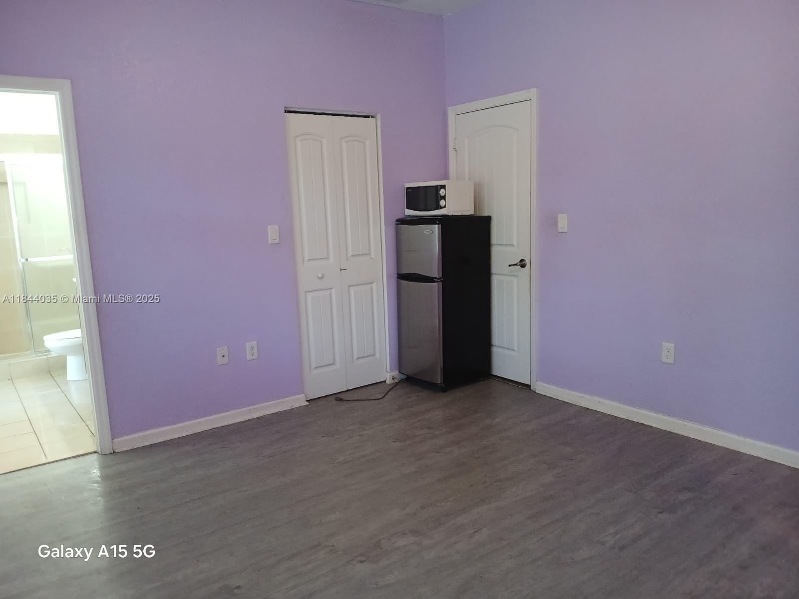 This unit is perfect for a single person looking for an affordable price. Come see this unit located in exit 9B. This studio/efficiency rental features a private entrance one bedroom, one bathroom, and Refrigerator and microwave. Water, electricity, and trash are included in the rent. The tenant has assigned parking for their own vehicle and is conveniently located near PUBLIX, family dollar, Walgreens, shopping center and restaurants. No pets are allowed inside the unit.
The following items are required: a police report, a copy of your driver's license, a vehicle registration, a copy of Two months' rent or a letter of recommendation. Complete the rental application for occupancy and submit it along with the Contract to Lease for approval.