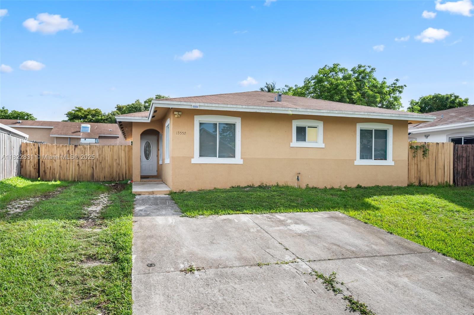 13557 Sw 287th Ln, Homestead, Miami-Dade County, Florida - 4 Bedrooms  
2 Bathrooms - 