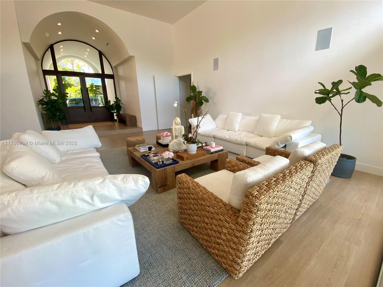 COCOA PLUM ESTS - Residential