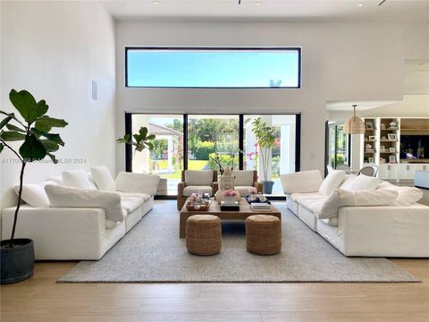 4710 Pine Dr Miami FL 33143