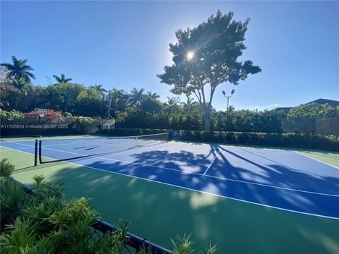 4710 Pine Dr Miami FL 33143