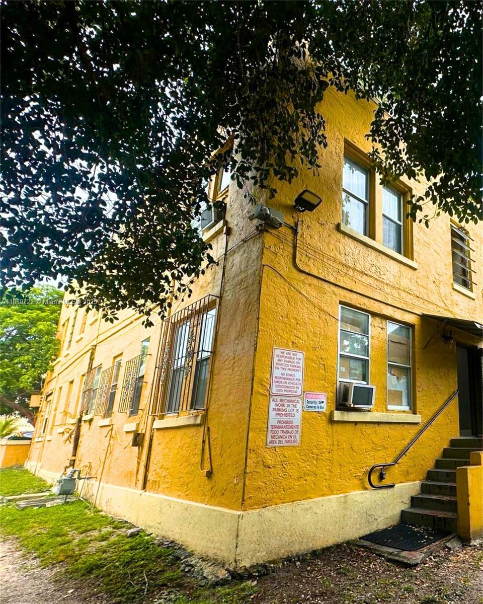 1631 NW 3rd St