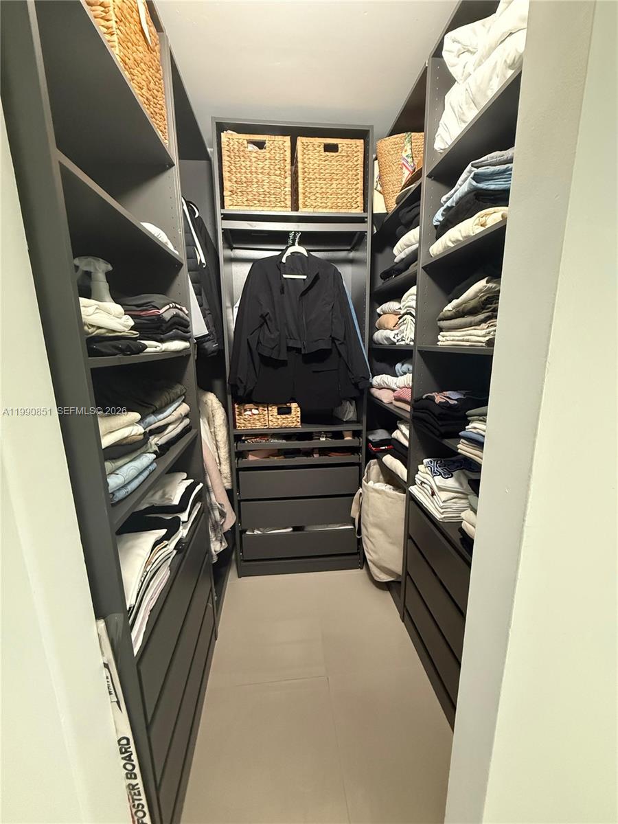 THE GRANDVIEW PALACE COND - Residential