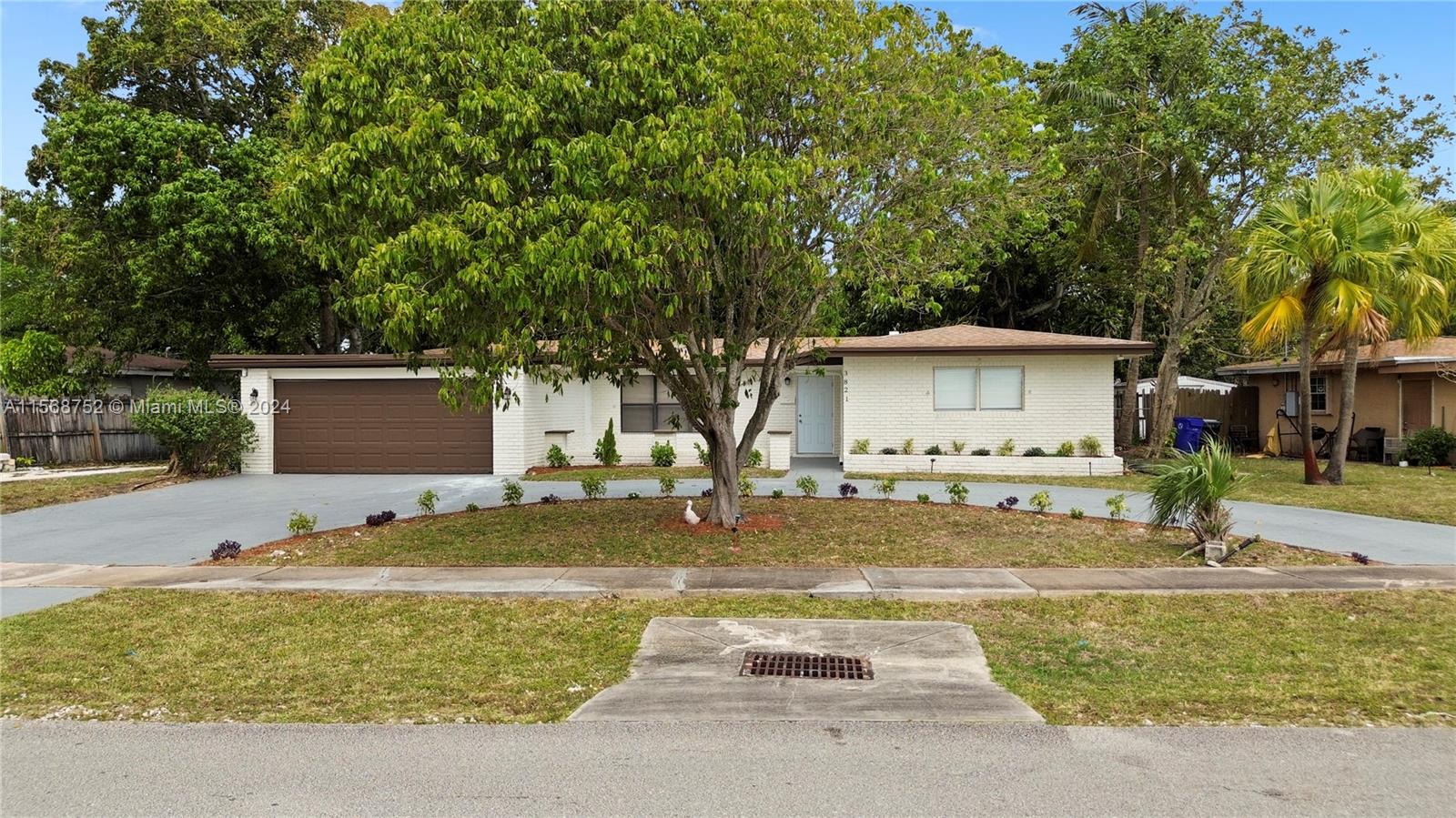 3821 Sw 10th St St, Fort Lauderdale, Broward County, Florida - 3 Bedrooms  
2 Bathrooms - 