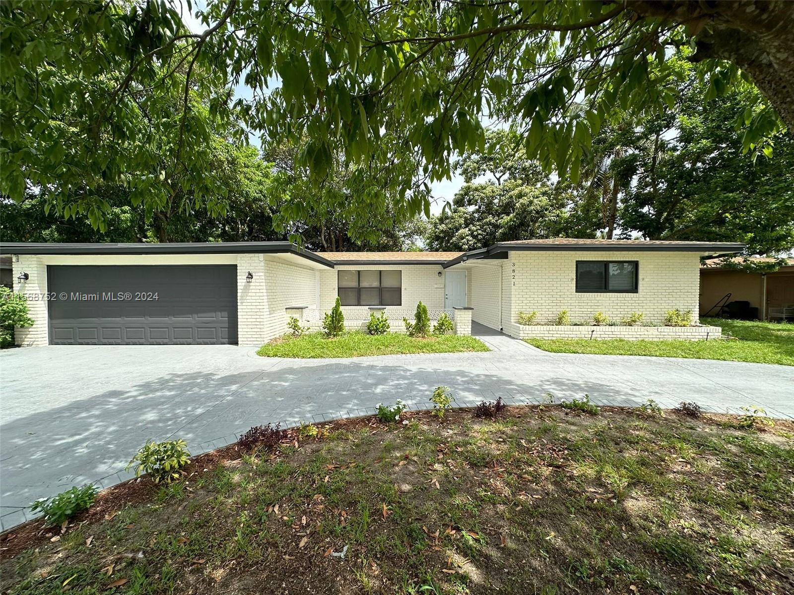 3821 Sw 10th St St, Fort Lauderdale, Broward County, Florida - 3 Bedrooms  
2 Bathrooms - 