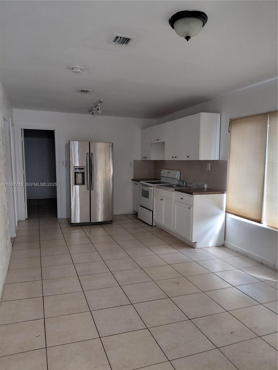 MELROSE HEIGHTS 3RD ADDN - Residential Lease