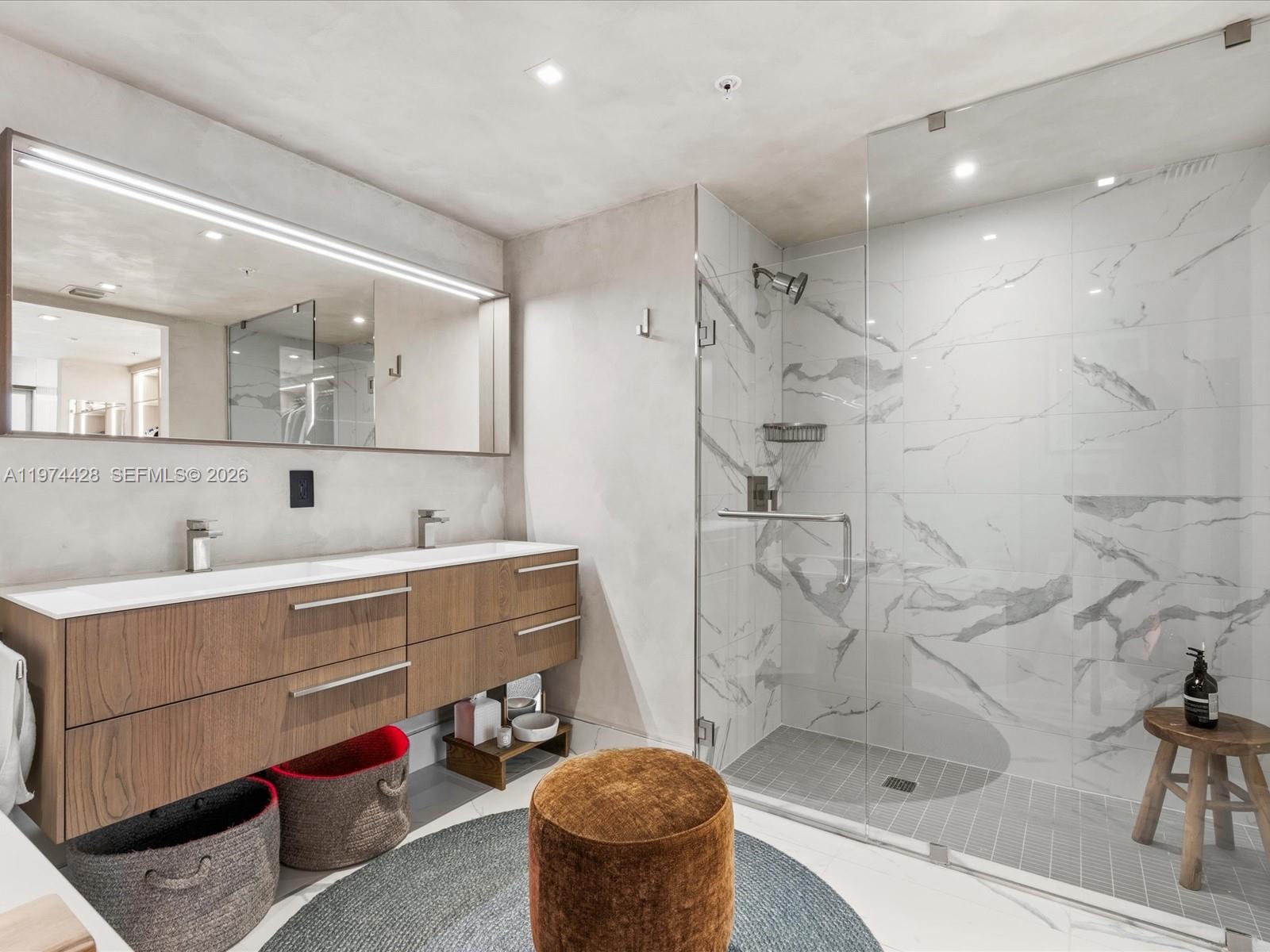 BAY HARBOUR ISLAND - Residential Lease