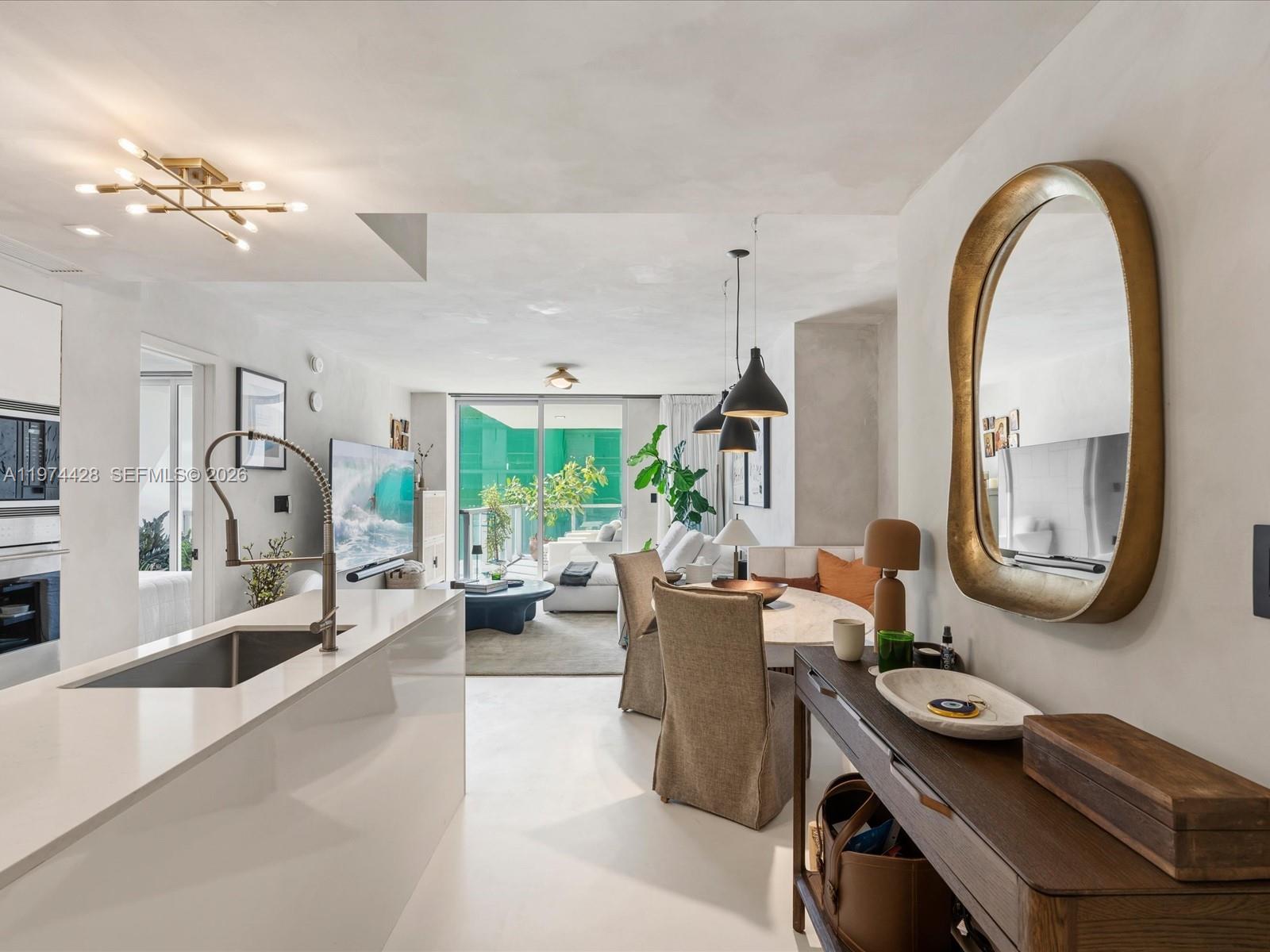 9521 E Bay Harbor Dr 705