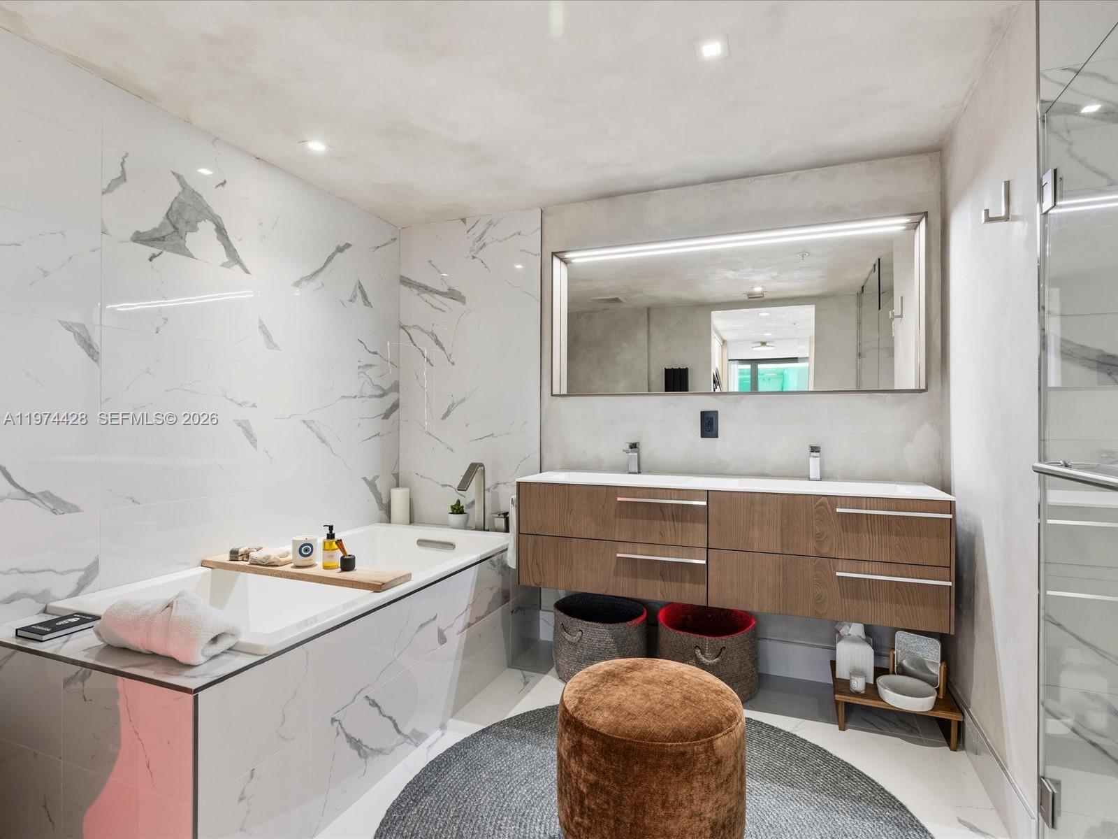 BAY HARBOUR ISLAND - Residential Lease