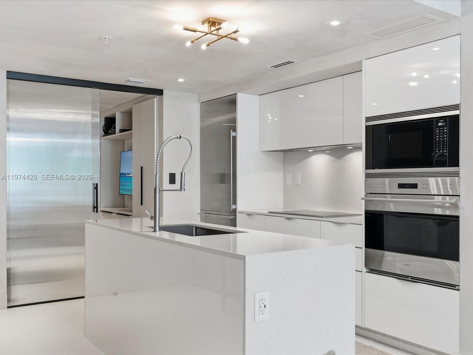 BAY HARBOUR ISLAND - Residential Lease