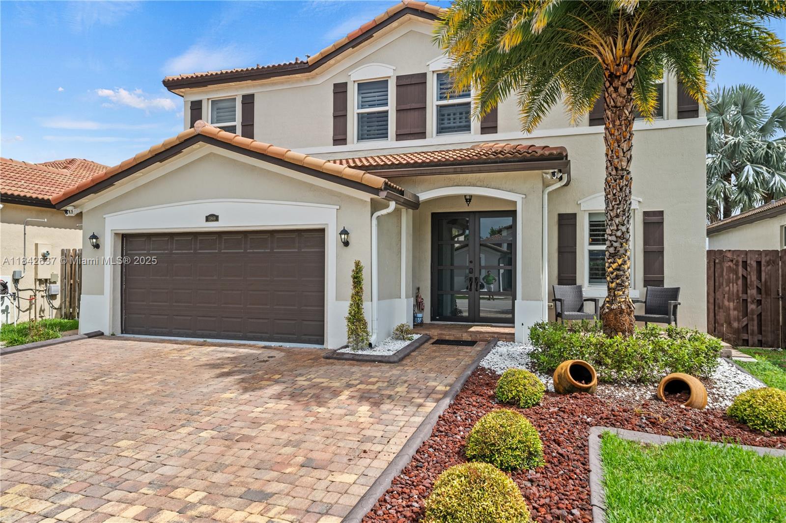 Beautifully updated 4 bed, 2.5 bath home in desirable Hemingway Point. This spacious rental features a finished backyard with pergola and outdoor kitchen—perfect for entertaining. Inside, enjoy designated formal living, dining, and family rooms, plus an eat-in kitchen ideal for everyday meals. The large master suite offers comfort and privacy. Located in a sought-after community with easy access to schools, parks, and major roads. Ready for immediate move-in!