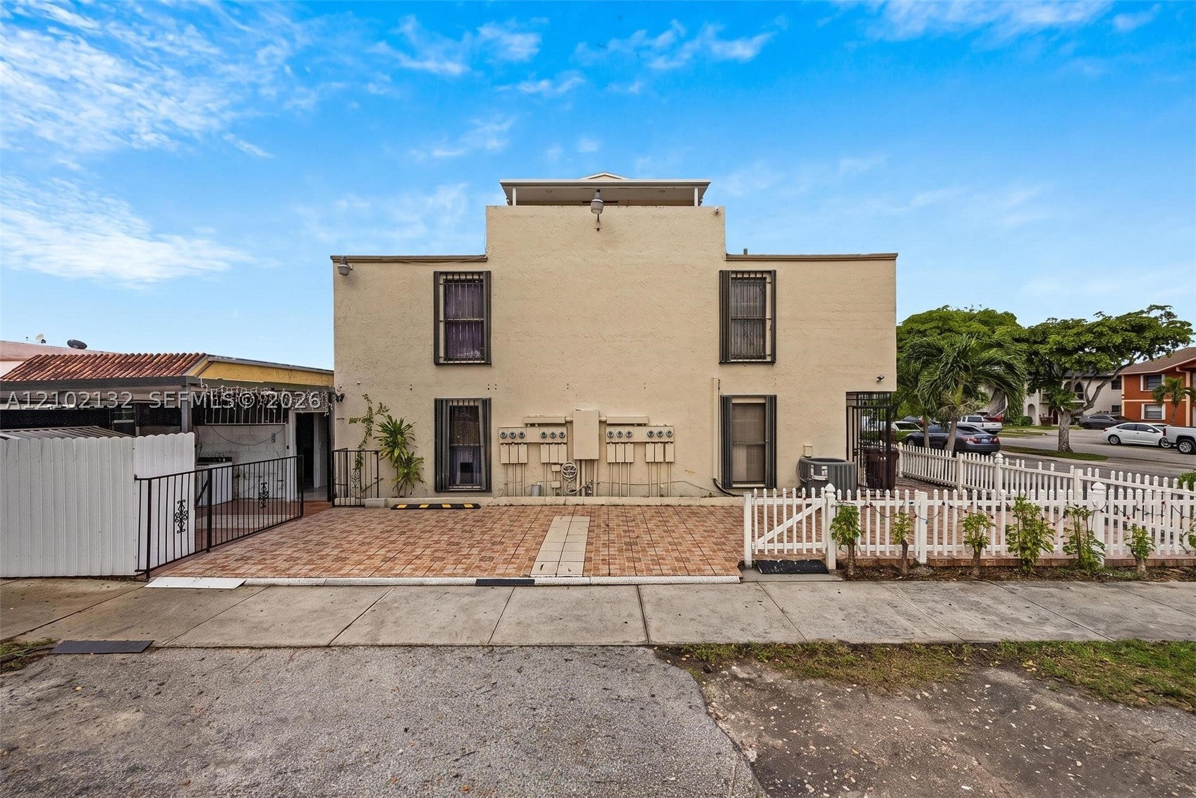 1746 W 58th St 1746