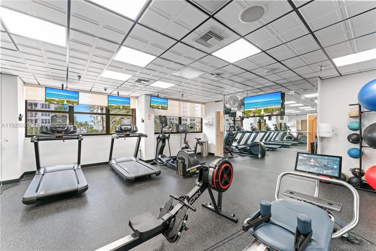 LEXCELLENCE CONDO - Residential