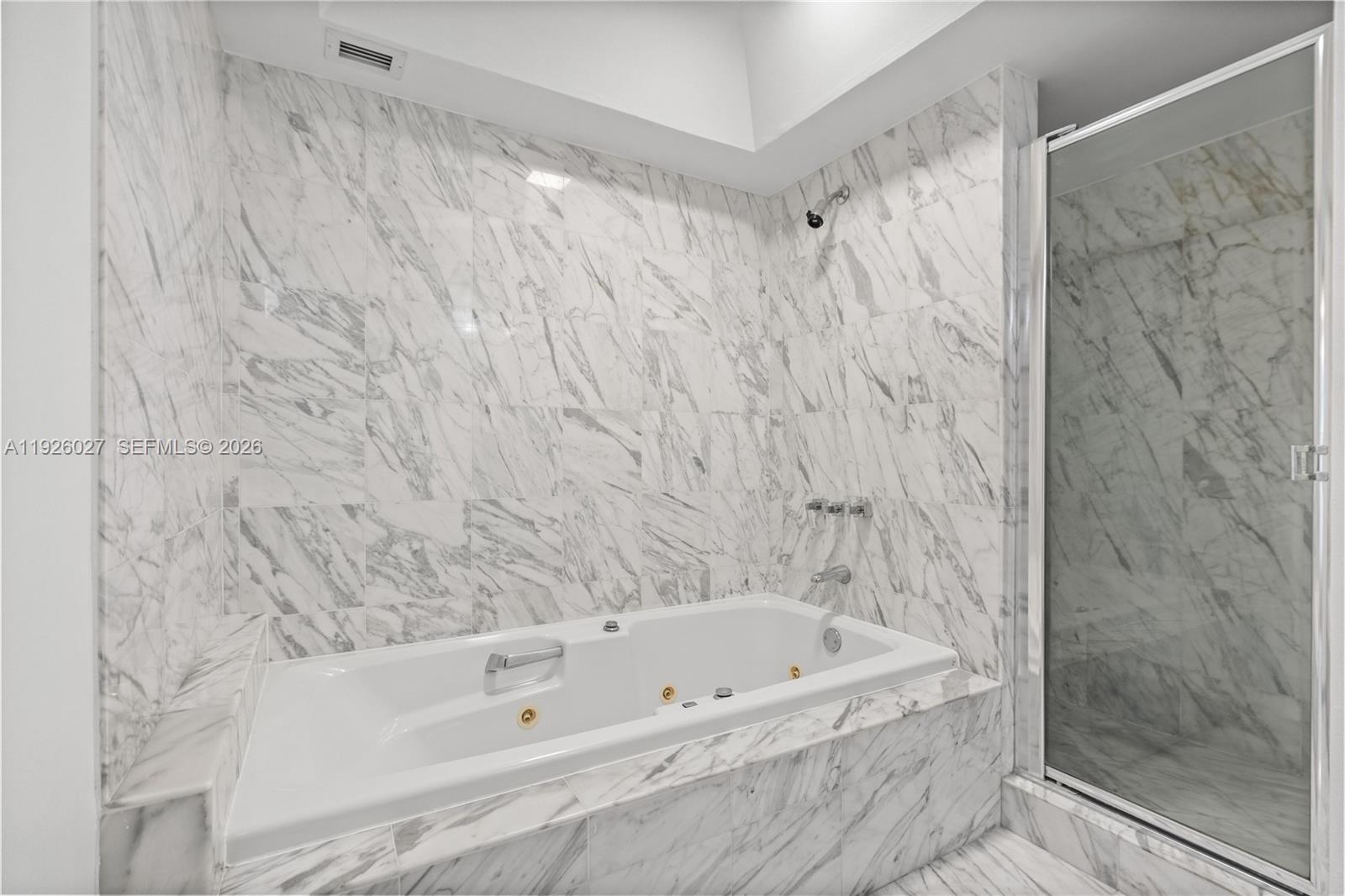 LEXCELLENCE CONDO - Residential