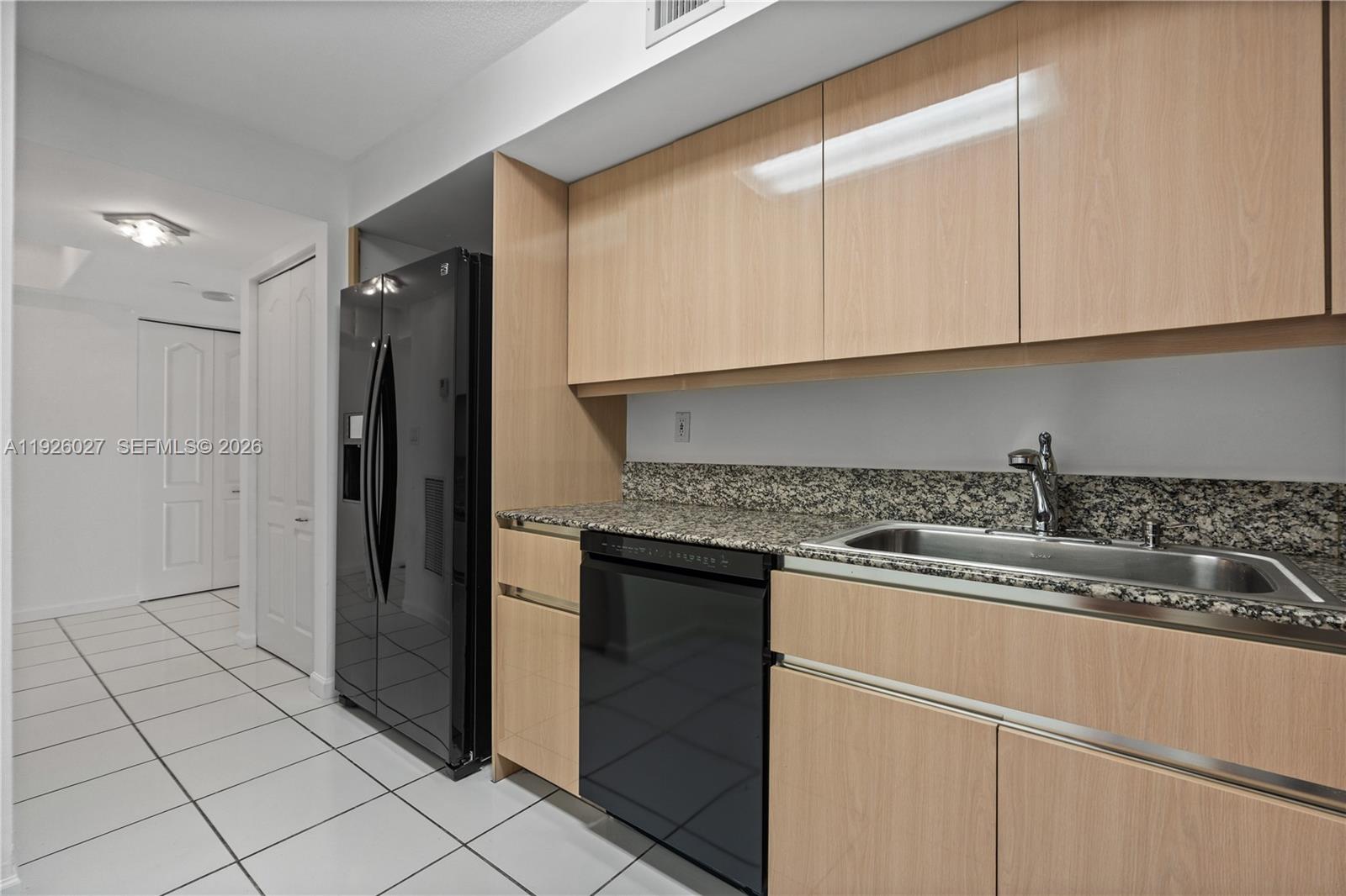 LEXCELLENCE CONDO - Residential