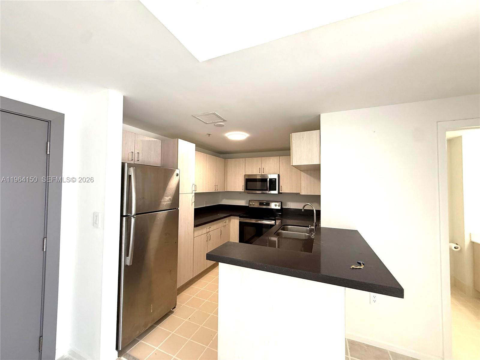 185 SE 14th Ter 1807