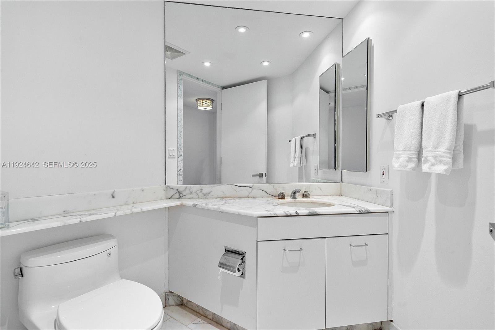 MARINA TOWER CONDO - Residential