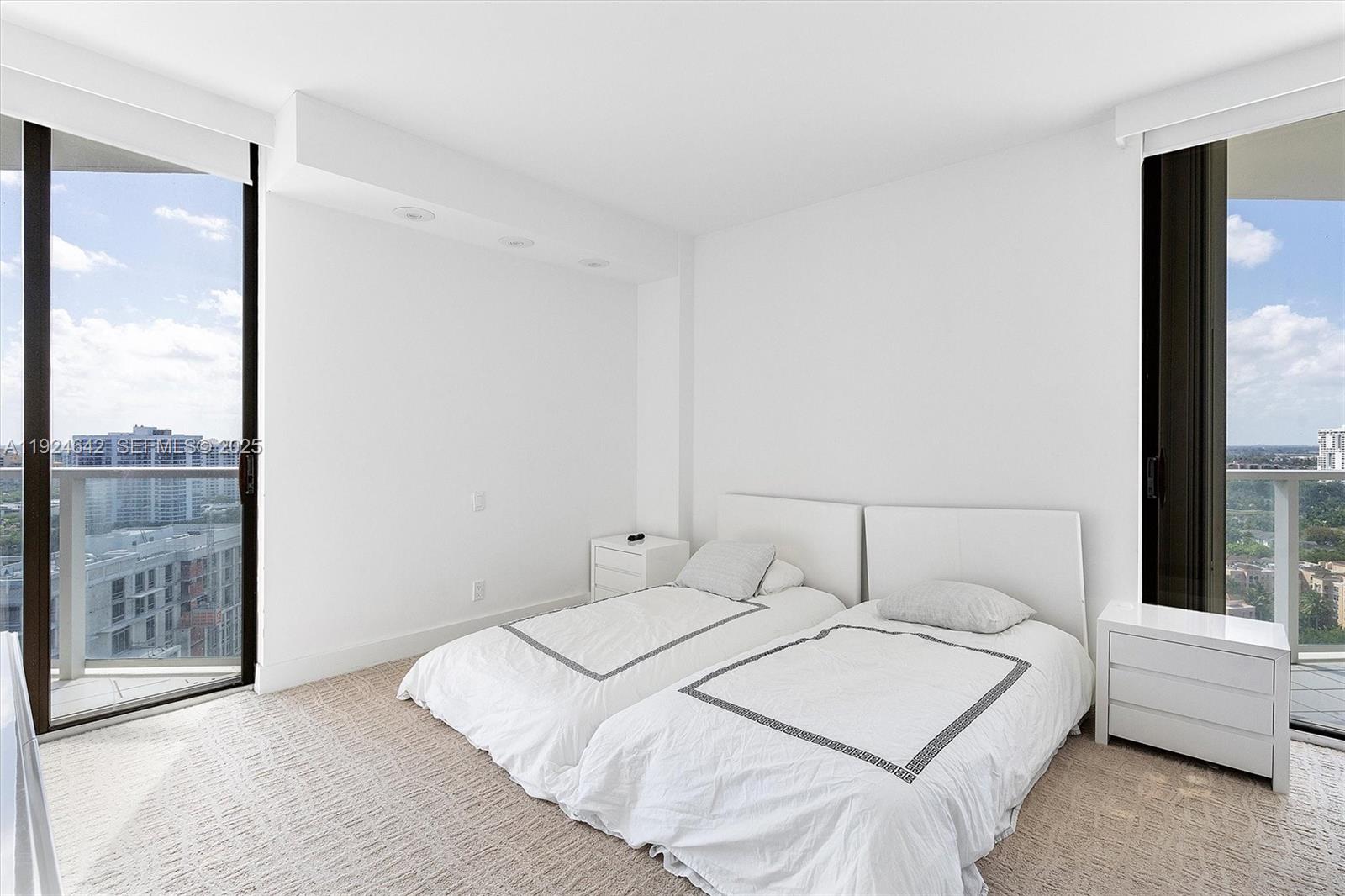 MARINA TOWER CONDO - Residential