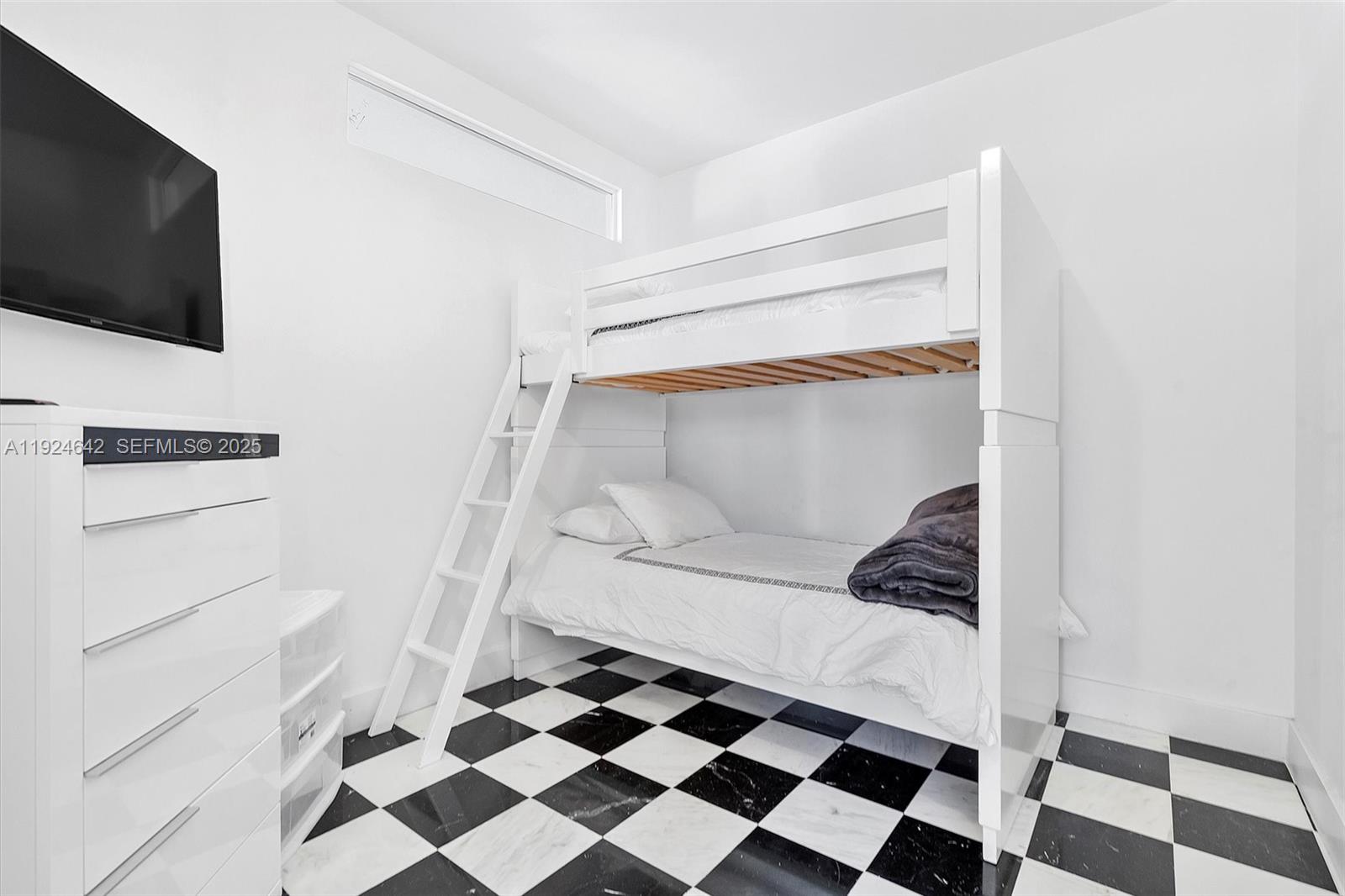 MARINA TOWER CONDO - Residential