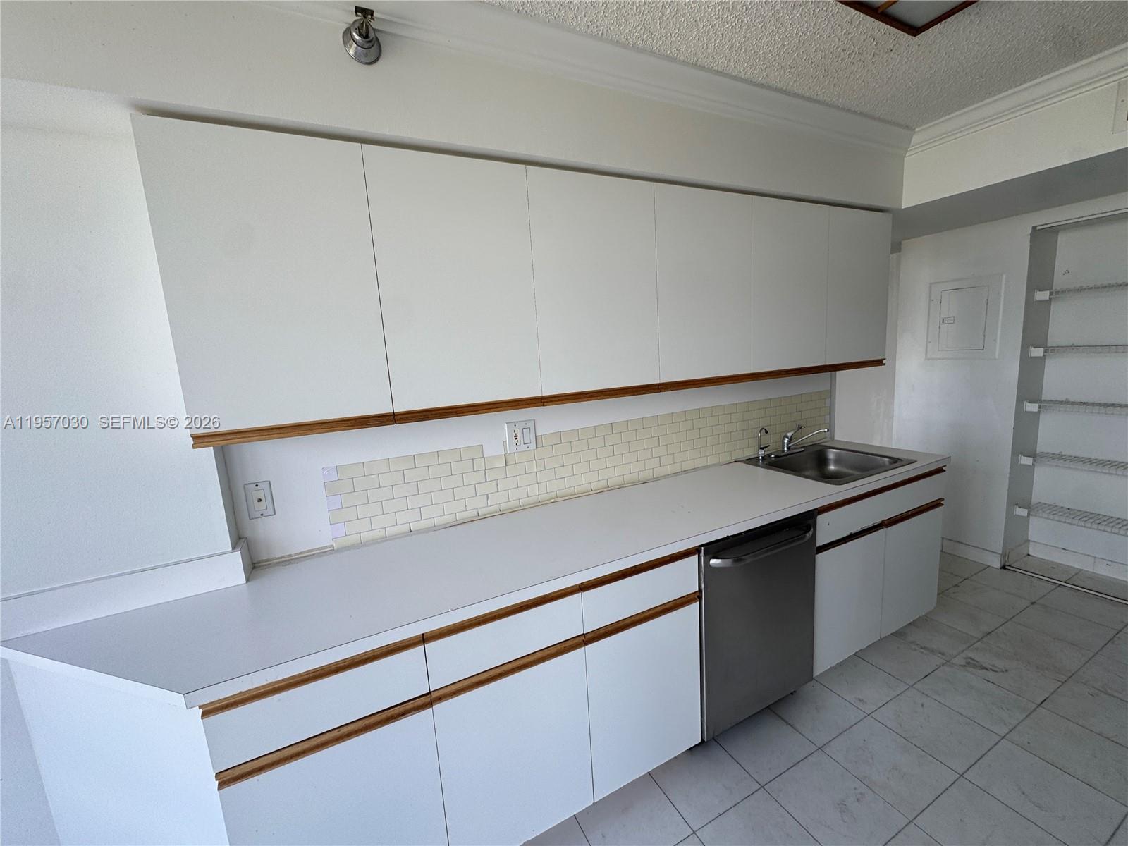 Mystic Pointe Tower 600 - Residential