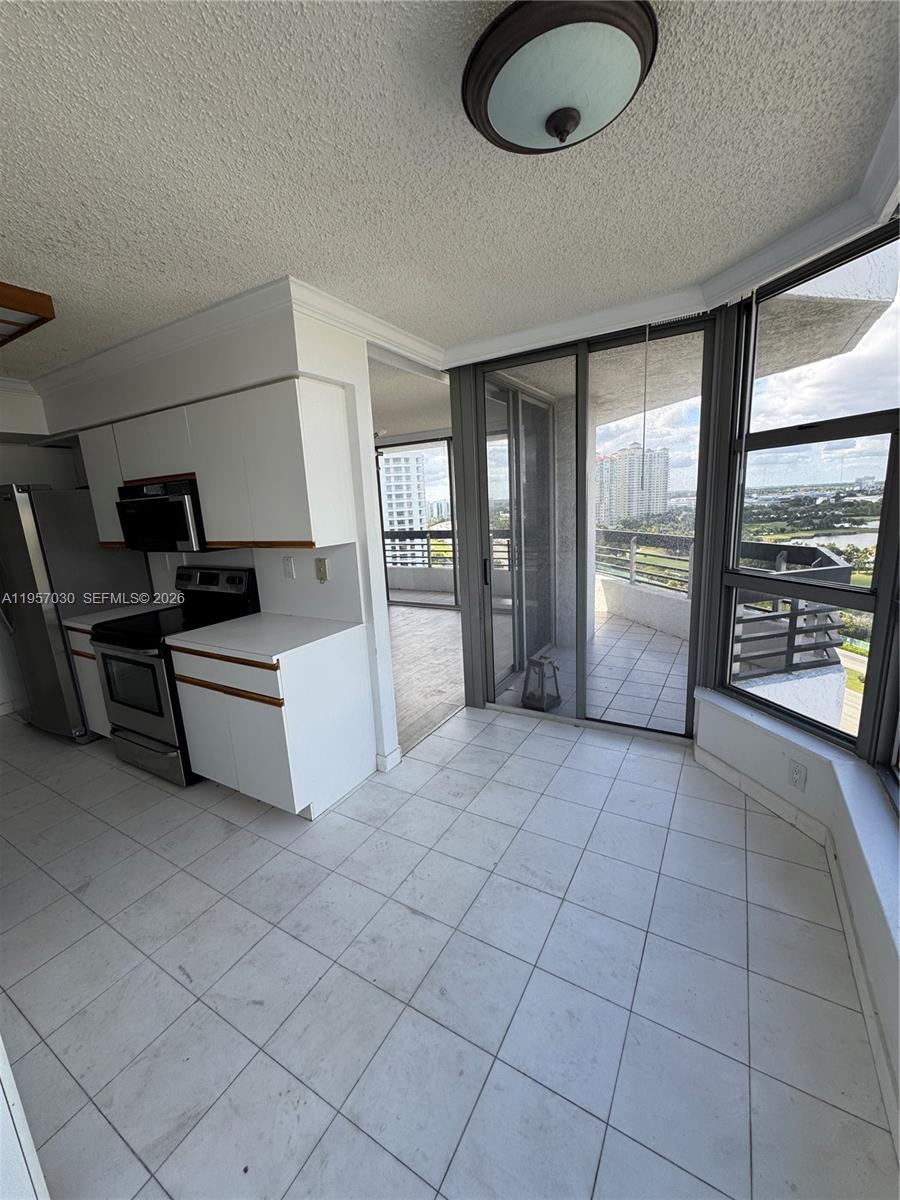 Mystic Pointe Tower 600 - Residential