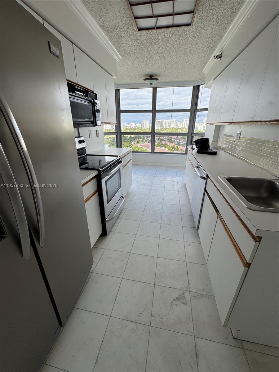 Mystic Pointe Tower 600 - Residential