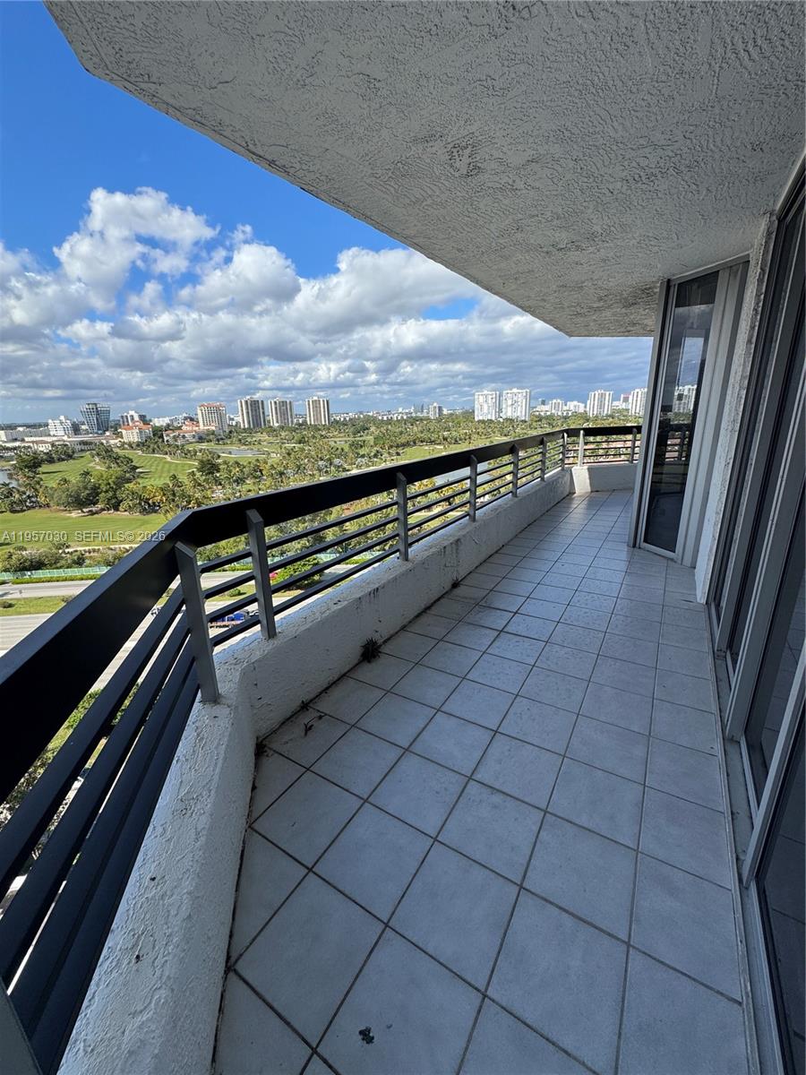 Mystic Pointe Tower 600 - Residential