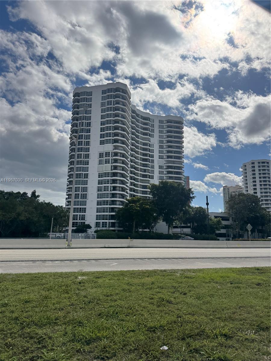 Mystic Pointe Tower 600 - Residential