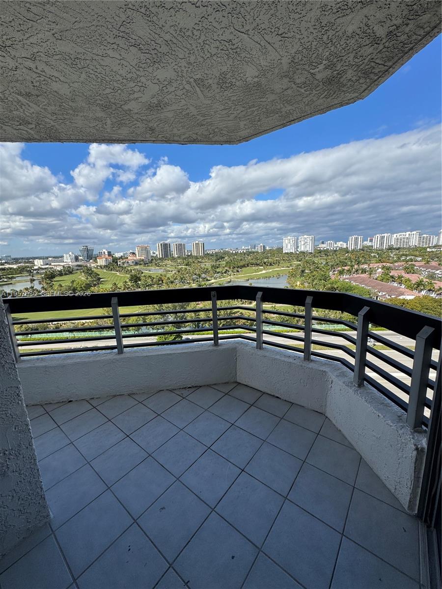 Mystic Pointe Tower 600 - Residential