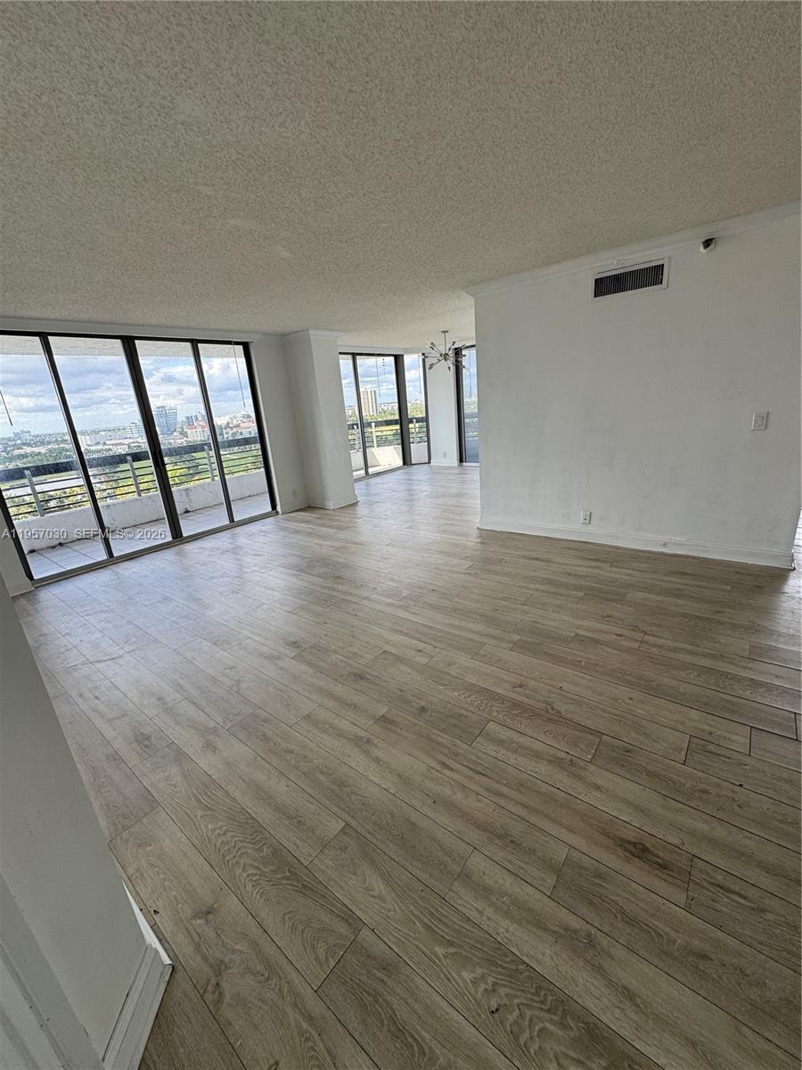 Mystic Pointe Tower 600 - Residential