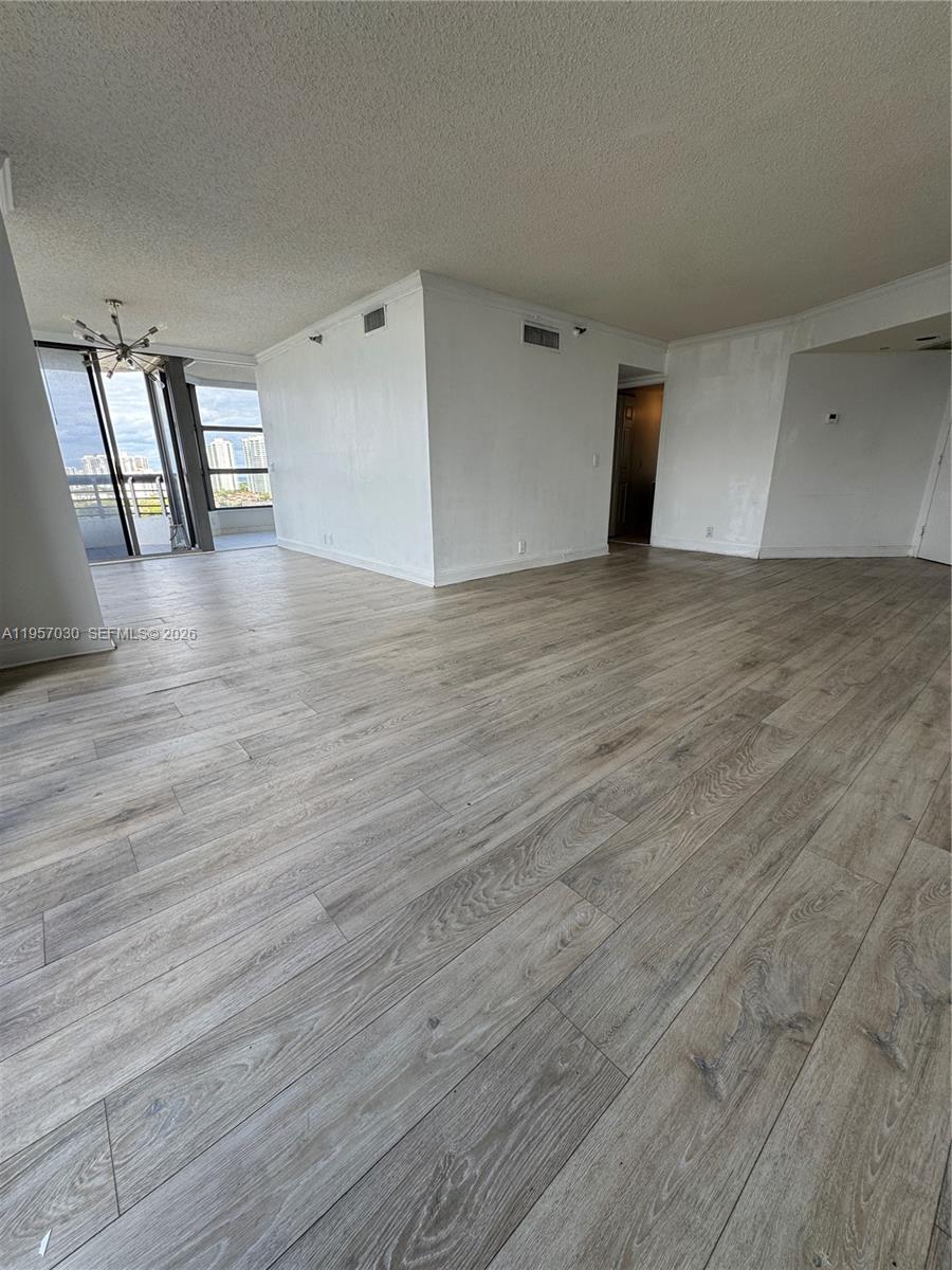 Mystic Pointe Tower 600 - Residential