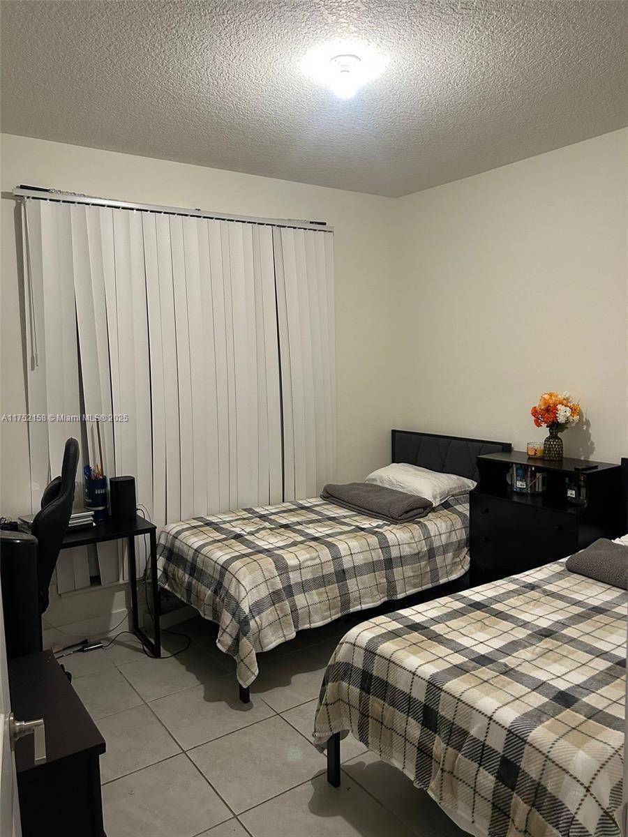 DOWNTOWN DORAL SOUTH PHAS - Residential