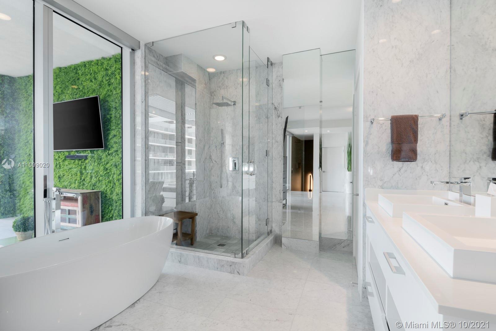 PARAISO BAY CONDO - Residential