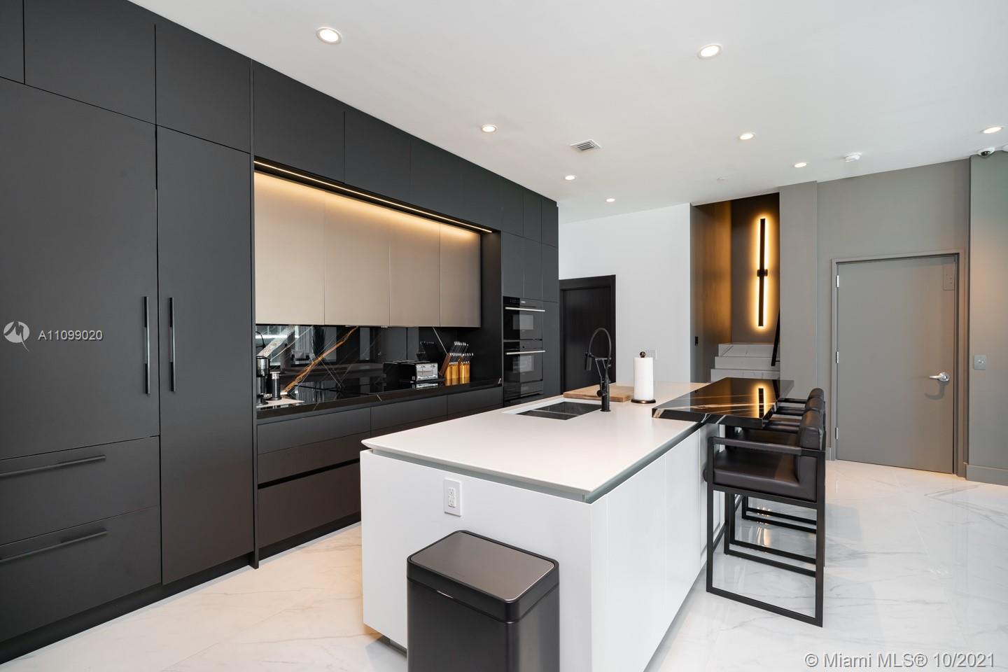 PARAISO BAY CONDO - Residential